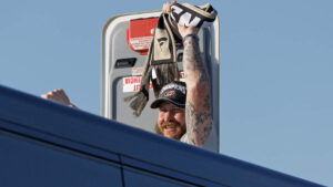 Carolina Hurricanes touch down as champs to jubilant homecoming in the Triangle