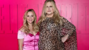 Reese Witherspoon Reunites With 'Legally Blonde' Cast For 25th Anniversary