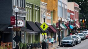 Popular store is closing in downtown Apex. Now the mayor has a plea