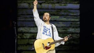 Noah Kahan’s Raleigh concert brought hot local merch collabs & traffic challenges