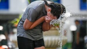 10 Expert Tips on How to Stay Cool and Safe During a Heat Wave