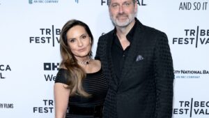 Peter Hermann Joins Mariska Hargitay on Stage for Last Show of Broadway Run