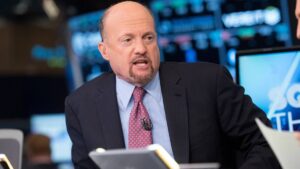 Jim Cramer calls GE Vernova his "favorite" and says "still buy" on Mad Money Lightning Round