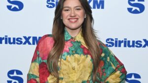 Kelly Clarkson Shares Sickening Bathroom Confession: ‘Single Until I'm Dead'